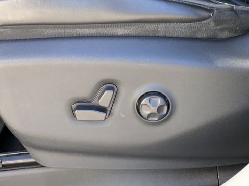 Used 2018 Chrysler Pacifica Limited w/ Advanced Safetytec Group image 22