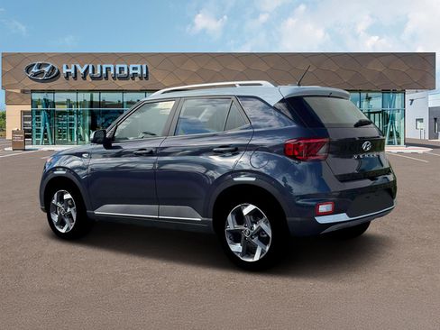 New 2026 Hyundai Venue SEL FWD image 4