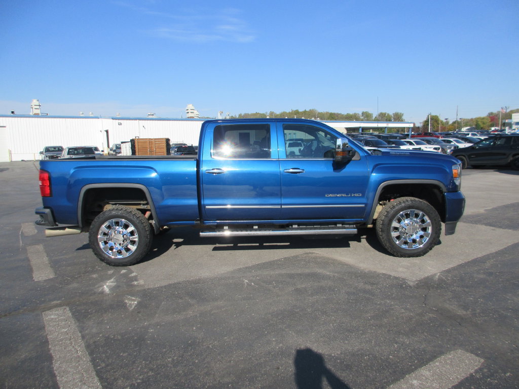 Certified 2017 GMC Sierra 2500 Denali w/ Duramax Plus Package AWD/4WD image 5