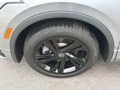 Used 2023 Volkswagen Tiguan SE R-Line image 74