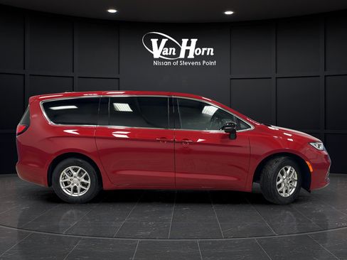 New 2026 Chrysler Pacifica Select FWD image 2
