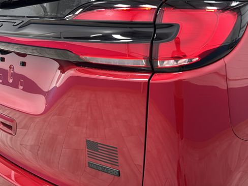 New 2027 Chrysler Pacifica Select FWD image 39