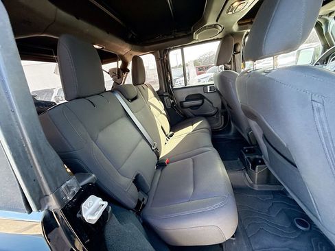 Used 2022 Jeep Wrangler Unlimited Sport image 31