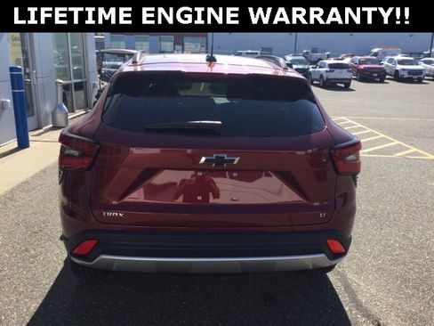 New 2025 Chevrolet Trax LT w/ Driver Confidence Package image 6