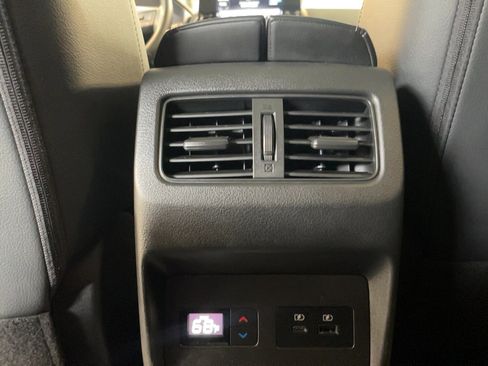 Used 2023 Nissan Rogue SL w/ SL Premium Package image 18