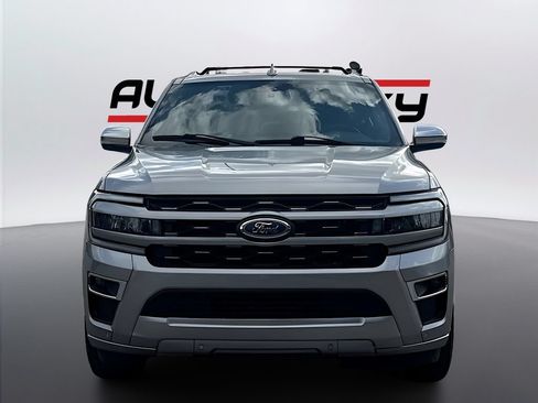 Used 2023 Ford Expedition Platinum RWD image 2