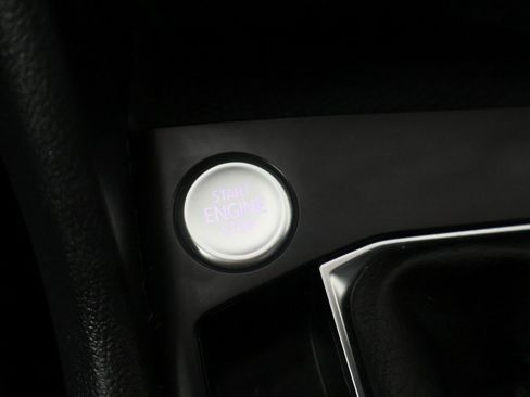 Used 2022 Volkswagen Taos SE image 34