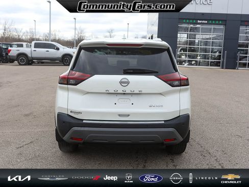 Used 2023 Nissan Rogue SV w/ SV Premium Package image 5