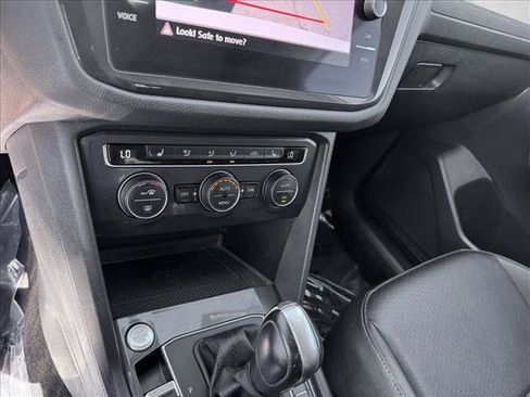 Used 2020 Volkswagen Tiguan SE AWD/4WD image 15