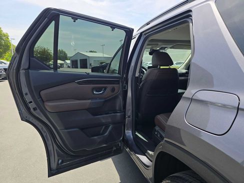 Used 2025 Honda Pilot Elite image 19