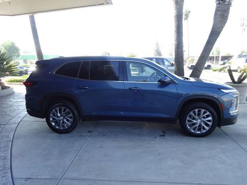 Certified 2025 Buick Enclave Preferred image 12