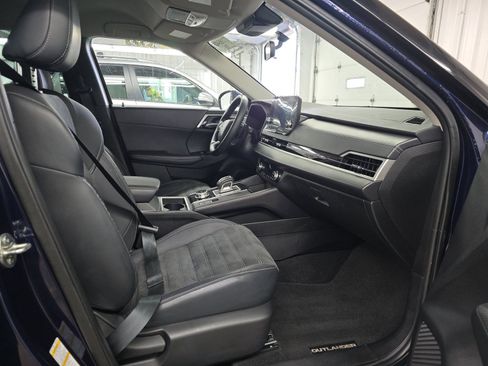 Used 2023 Mitsubishi Outlander SE image 14