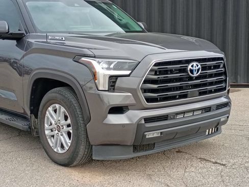 Used 2024 Toyota Sequoia SR5 w/ SR5 Premium Package AWD/4WD image 3