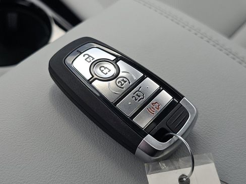 New 2026 Ford Explorer Platinum image 34