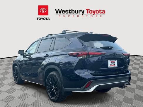 Certified 2024 Toyota Highlander XSE AWD/4WD image 11