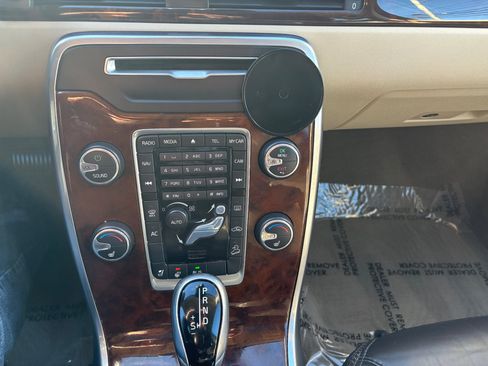 Used 2014 Volvo XC70 T6 image 21