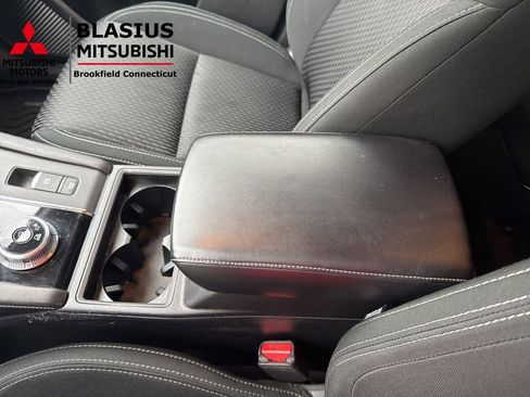 Used 2022 Mitsubishi Outlander ES AWD/4WD image 23