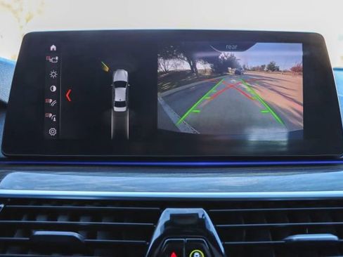 Used 2018 BMW 530i xDrive 530i xDrive image 38