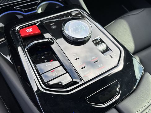 Used 2026 BMW M5 AWD/4WD image 26