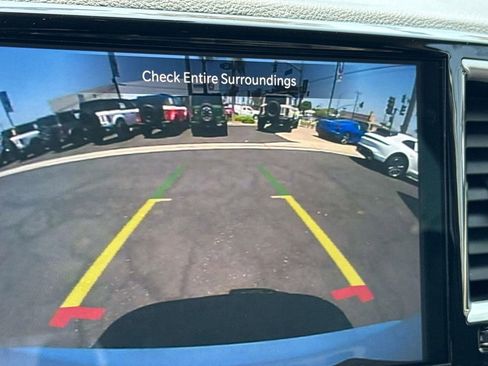 Used 2023 Chrysler Pacifica Touring-L FWD image 29