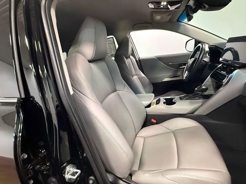 Used 2023 Toyota Venza XLE AWD/4WD image 62