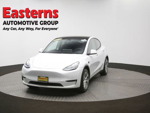Used 2022 Tesla Model Y Long Range AWD/4WD image 52