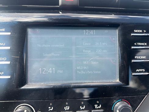 Used 2019 Toyota Camry LE image 12