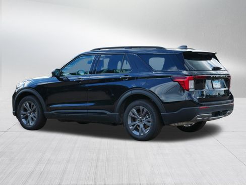 Used 2026 Ford Explorer Active w/ Active Comfort Package AWD/4WD image 5