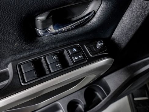 Used 2019 Nissan Titan PRO-4X image 34