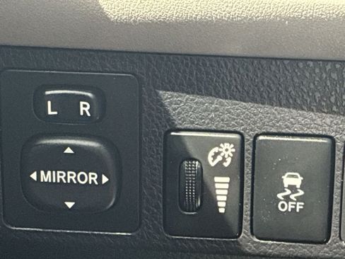 Used 2013 Toyota RAV4 LE FWD image 43