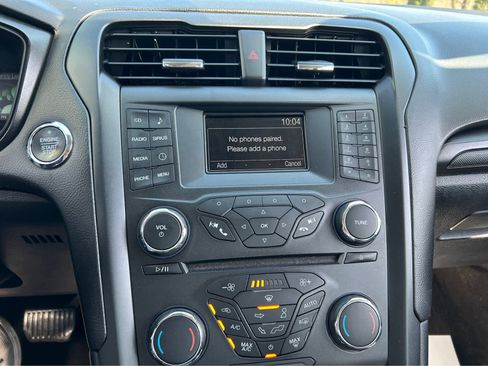 Used 2018 Ford Fusion SE w/ Equipment Group 601A image 18