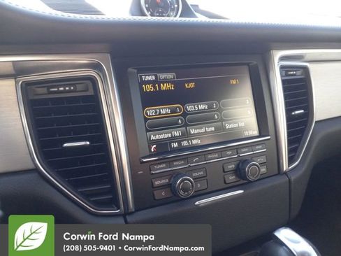 Used 2015 Porsche Macan Turbo image 16