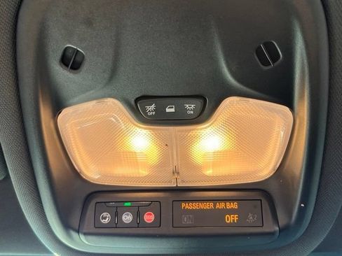 Used 2023 Chevrolet TrailBlazer RS AWD/4WD image 27