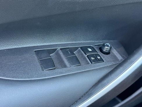 Used 2025 Toyota Corolla SE FWD image 21