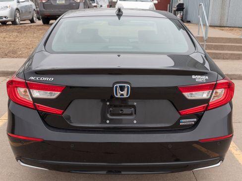 Used 2022 Honda Accord Touring image 6