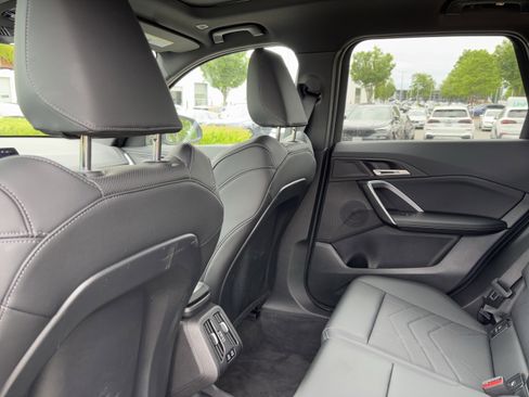 Certified 2025 BMW X1 xDrive28i AWD/4WD image 33