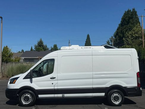 Used 2019 Ford Transit 250 148 Medium Roof RWD image 2