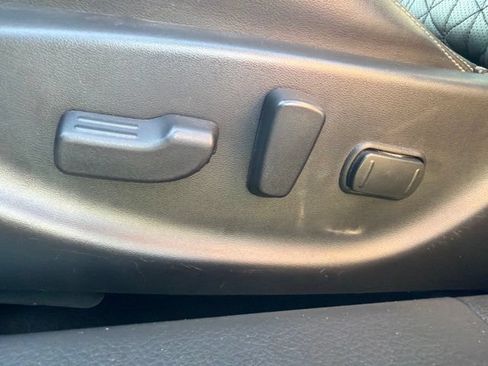 Used 2016 Nissan Maxima Platinum FWD image 22
