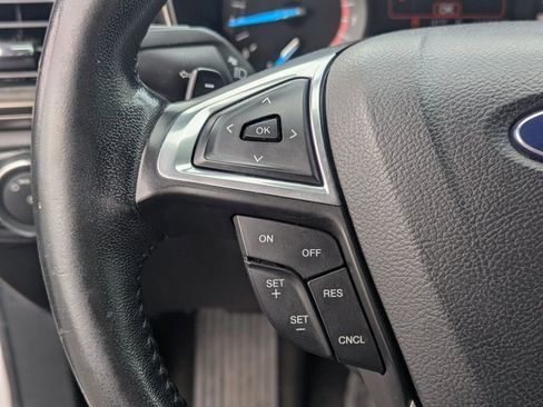 Used 2017 Ford Fusion SE image 22