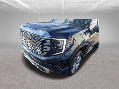 Used 2023 GMC Sierra 1500 Denali w/ Denali Reserve Package AWD/4WD image 16