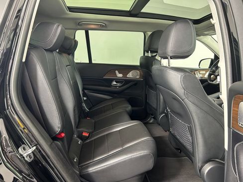 Used 2024 Mercedes-Benz GLS 450 4MATIC image 21
