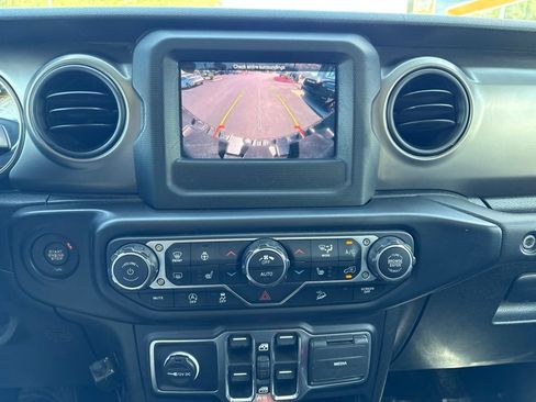 Used 2019 Jeep Wrangler Unlimited Sport S AWD/4WD image 29