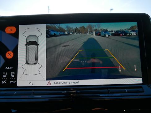 Used 2024 Volkswagen Atlas Peak Edition SEL image 30