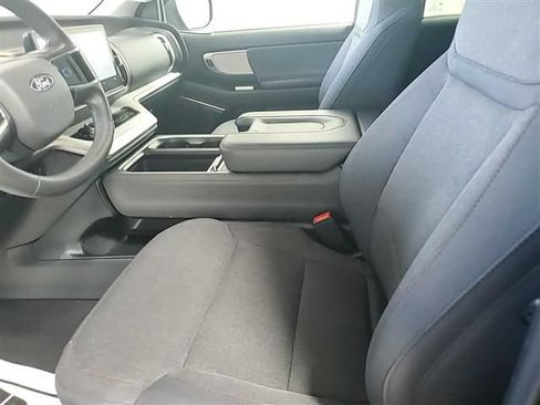 Used 2025 Ford Expedition Max Active AWD/4WD image 7