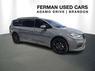 Used 2023 Chrysler Pacifica Touring-L w/ S Appearance Package