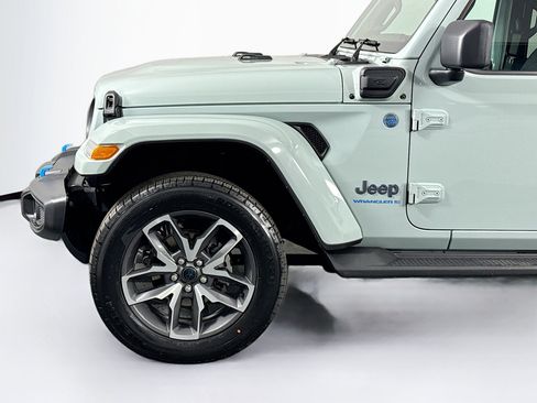 Used 2024 Jeep Wrangler Unlimited w/ Convenience Group image 36