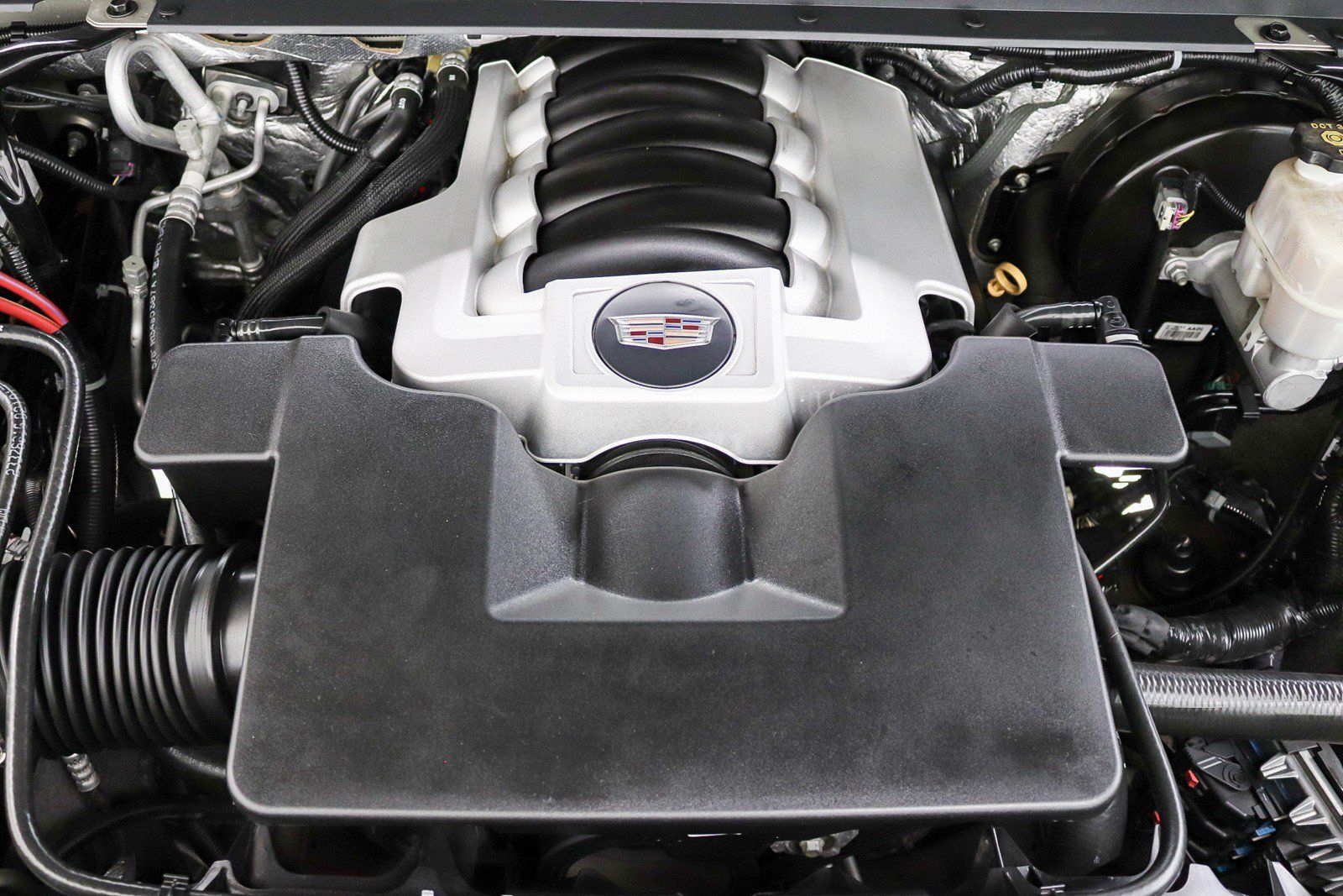 Used 2017 Cadillac Escalade Premium Luxury AWD/4WD image 44