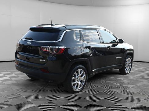 Used 2023 Jeep Compass Latitude AWD/4WD image 8