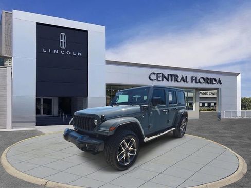 Used 2024 Jeep Wrangler Unlimited w/ Convenience Group AWD/4WD image 8