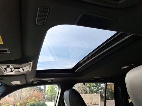 New 2026 Lexus LX 700h Luxury image 10